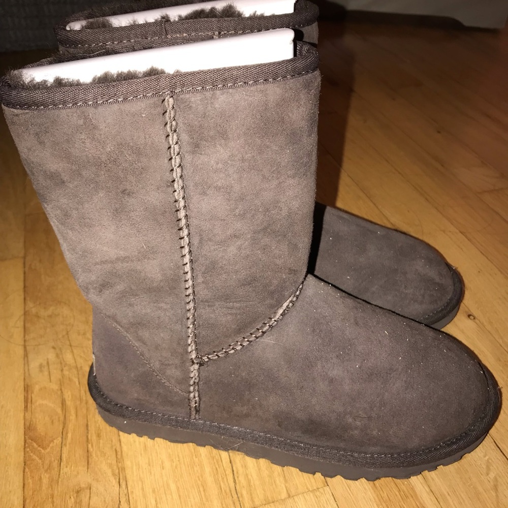 UGG Australia Classic Short Boot in Chocolate